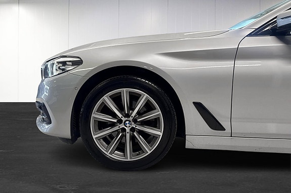 BMW 520 4 of 5