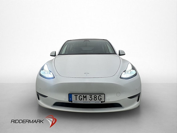 Tesla Model Y 3 of 5