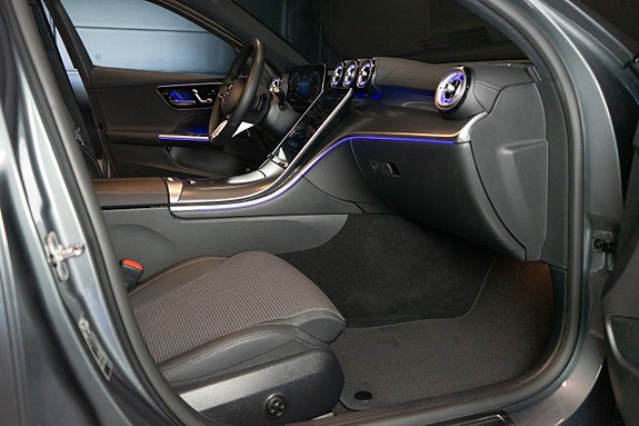 Mercedes-Benz C300 e 14 of 19