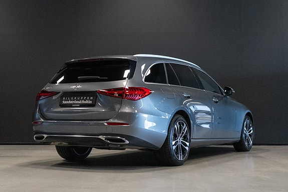 Mercedes-Benz C300 5 of 5