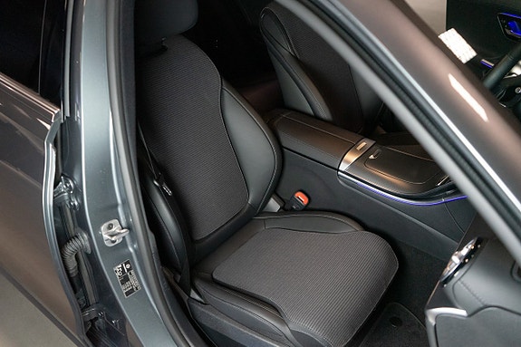 Mercedes-Benz C300 e 16 of 19
