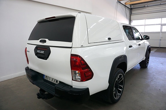 Toyota HiLux 4 of 5