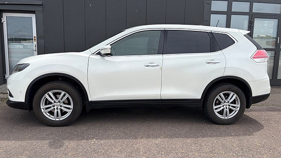 Nissan X-Trail 2 of 10