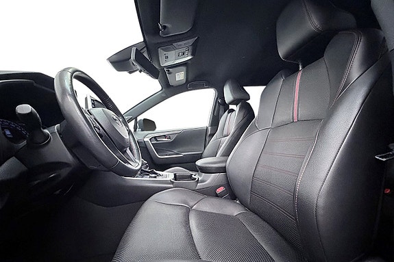 Toyota RAV4 Plug-in Hybrid 11 of 30
