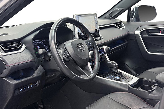Toyota RAV4 Plug-in Hybrid 12 of 30