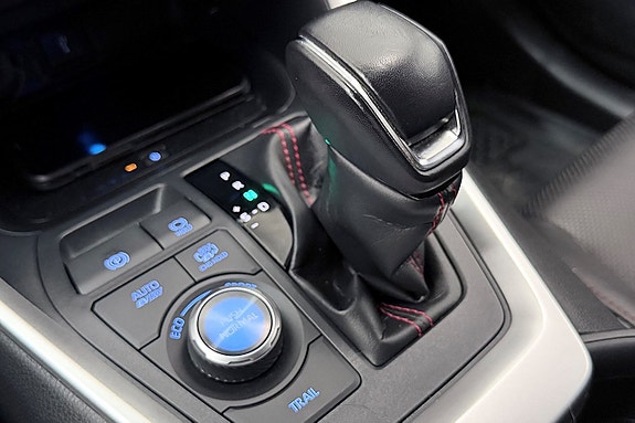 Toyota RAV4 Plug-in Hybrid 27 of 30