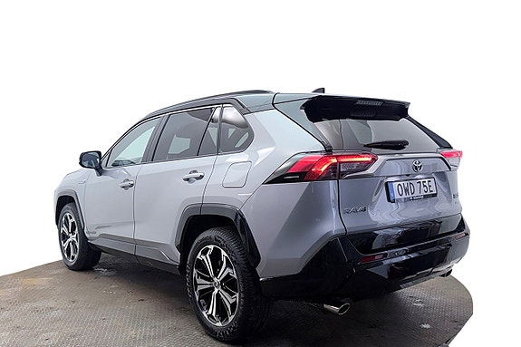Toyota RAV4 Plug-in Hybrid 8 of 30