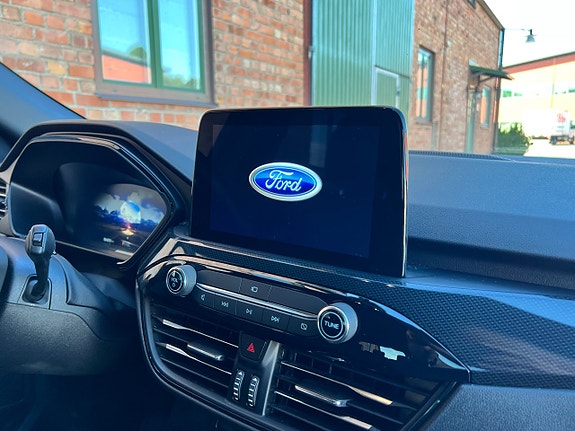 Ford Kuga 17 of 24