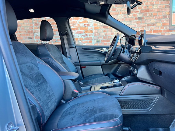 Ford Kuga 10 of 24