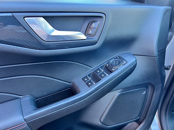 Ford Kuga 16 of 24