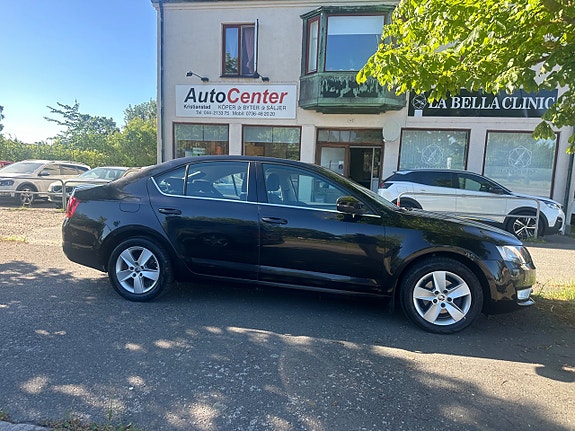 Skoda Octavia 2 of 5