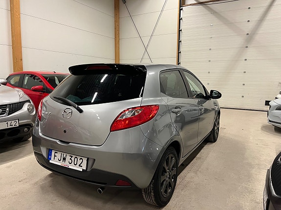 Mazda 2 3 of 5