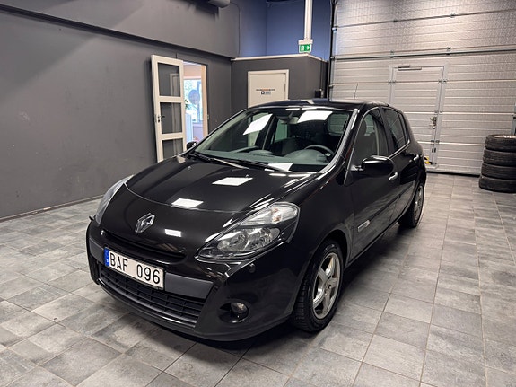 Renault Clio 2 of 5