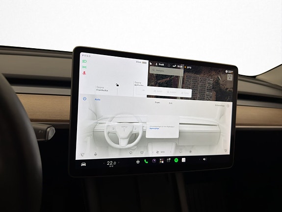 Tesla Model Y 28 of 30