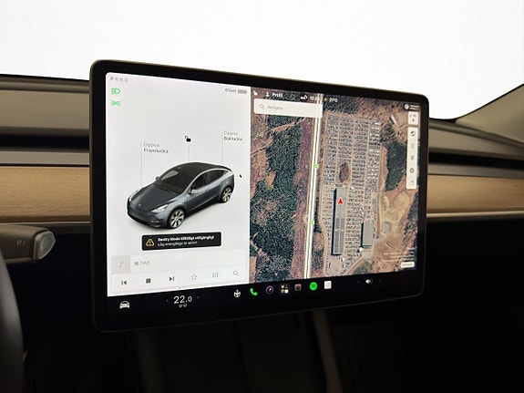 Tesla Model Y 21 of 30