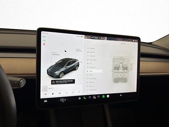 Tesla Model Y 25 of 30