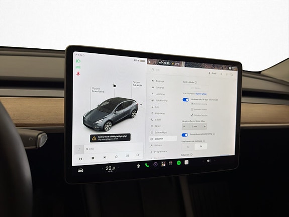 Tesla Model Y 26 of 30