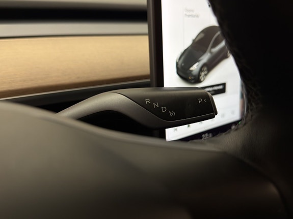Tesla Model Y 18 of 30