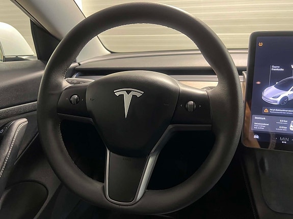 TESLA MODEL 3 325 ch BVA - Batterie LFP - Autonomie 448km - Attelage
