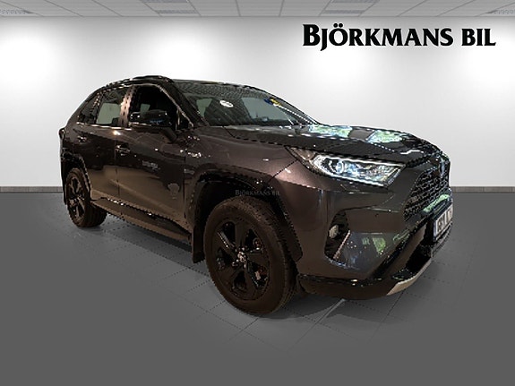 Toyota RAV4 3 of 24
