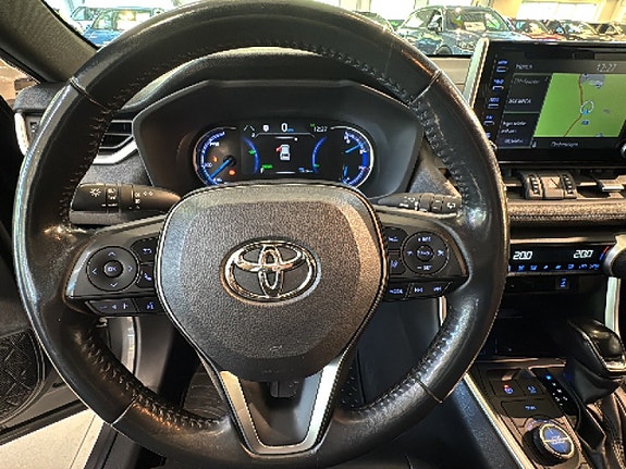 Toyota RAV4 15 of 24