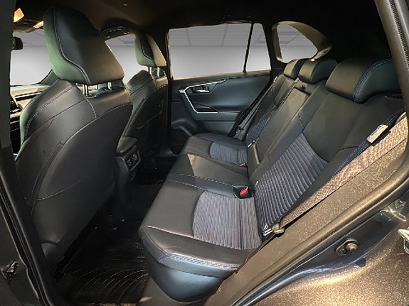 Toyota RAV4 9 of 24