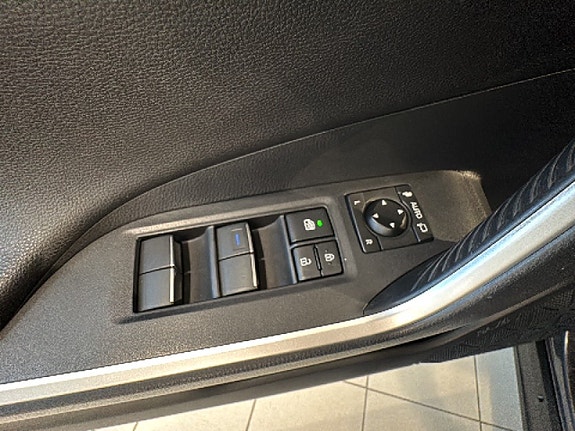 Toyota RAV4 19 of 24