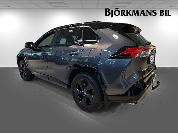 Toyota RAV4 6 of 24