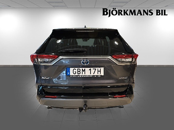 Toyota RAV4 5 of 24