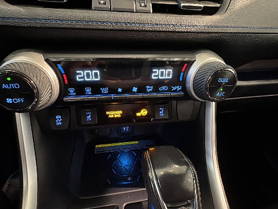 Toyota RAV4 13 of 24