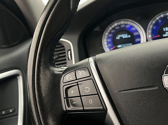 Volvo V60 14 of 28
