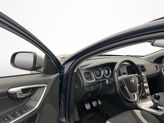Volvo V60 10 of 28