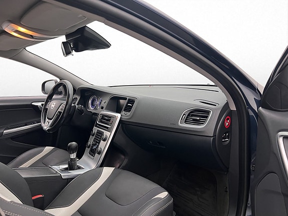Volvo V60 21 of 28