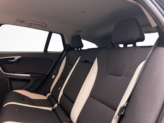 Volvo V60 23 of 28