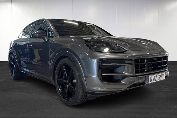 Porsche Cayenne 2 of 5