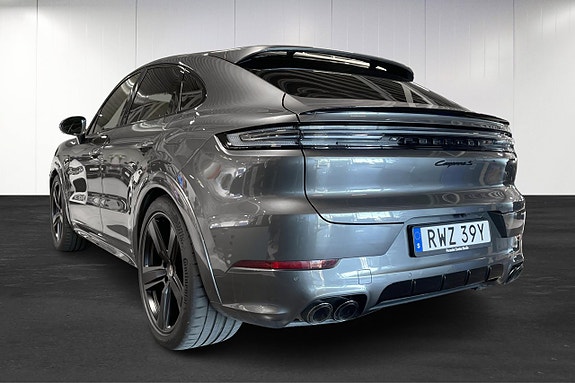 Porsche Cayenne 5 of 5