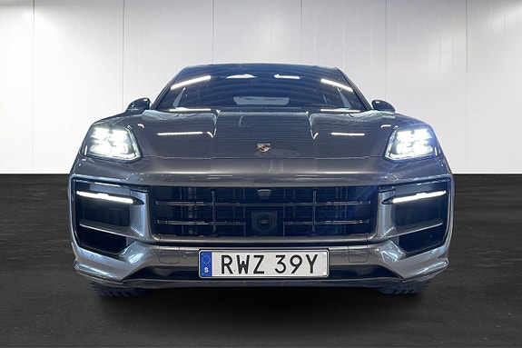 Porsche Cayenne 3 of 5