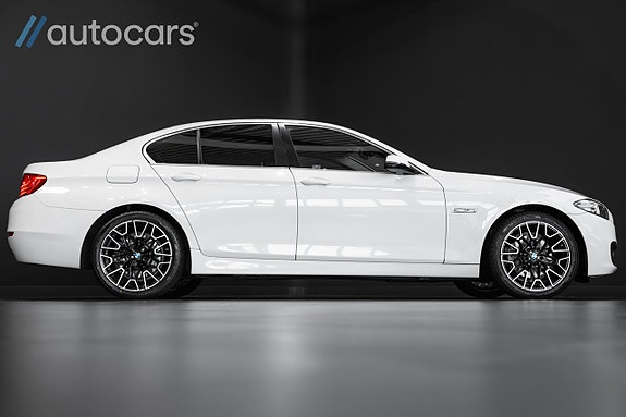 BMW 520d 2 of 5