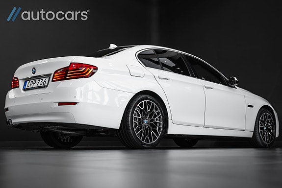 BMW 520d 3 of 5