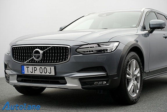 Volvo V90 Cross Country 10 of 29