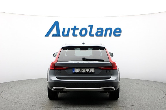 Volvo V90 Cross Country 7 of 29