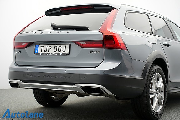 Volvo V90 Cross Country 11 of 29