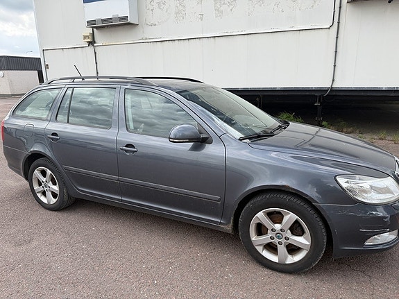 Skoda Octavia 3 of 5