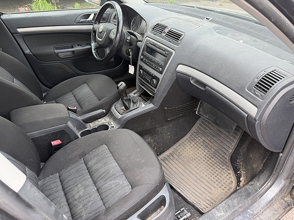 Skoda Octavia 6 of 13
