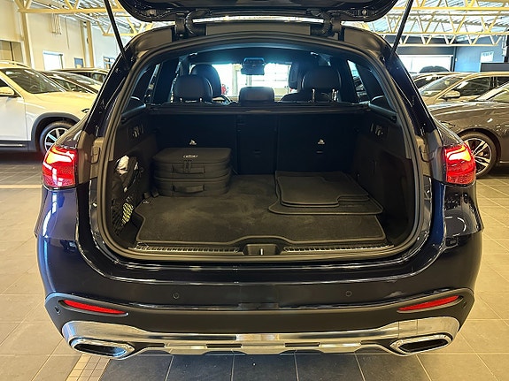 Mercedes-Benz GLC300 e 14 of 18