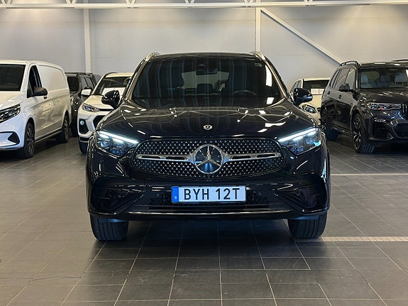 Mercedes-Benz GLC300 e 2 of 5