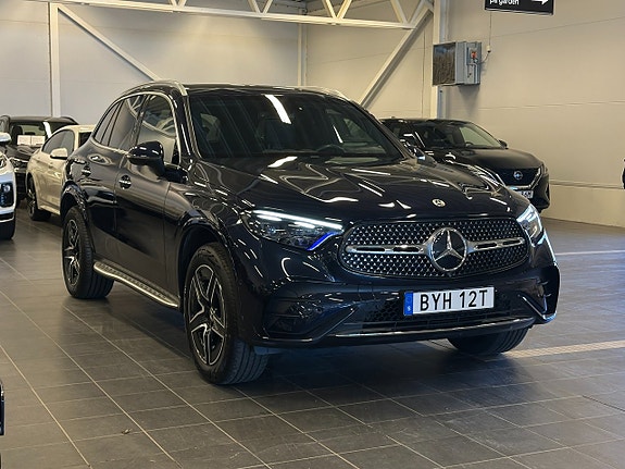 Mercedes-Benz GLC300 e 3 of 5