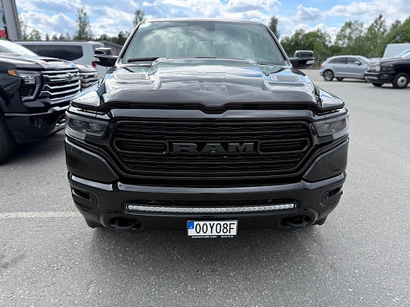 Dodge RAM 1500 2 of 5