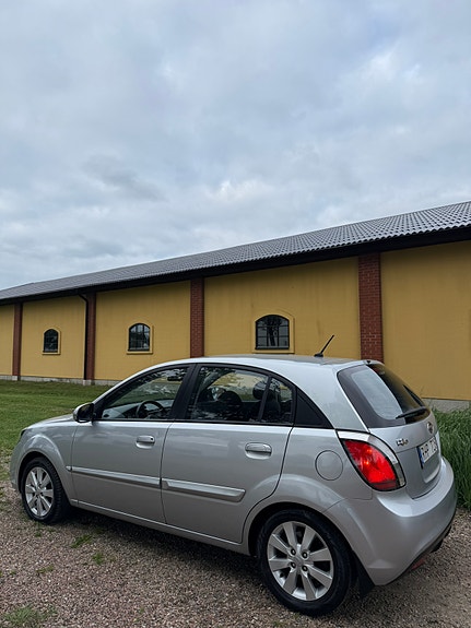 Kia Rio 4 of 5