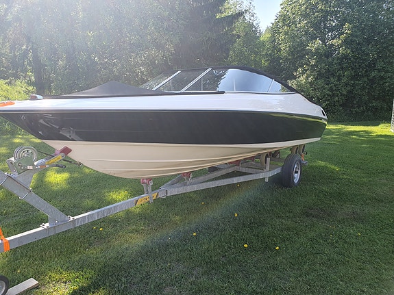 Bayliner Bowrider 3 of 5